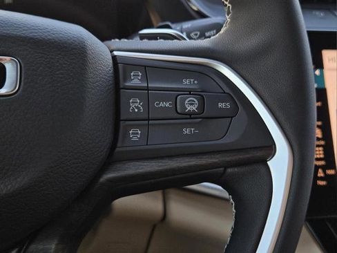 New 2026 Jeep Grand Cherokee Limited RWD image 12