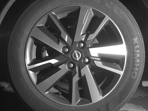 Used 2025 Nissan Versa SV image 12