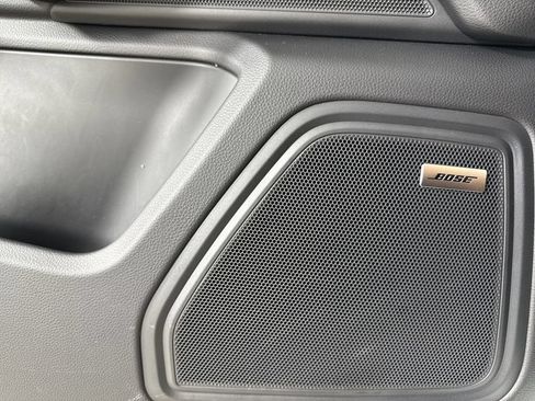 Certified 2025 Porsche Macan AWD/4WD image 35