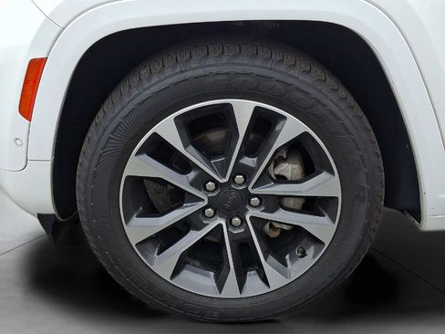 Used 2023 Jeep Grand Cherokee Overland w/ Luxury Tech Group IV AWD/4WD image 49