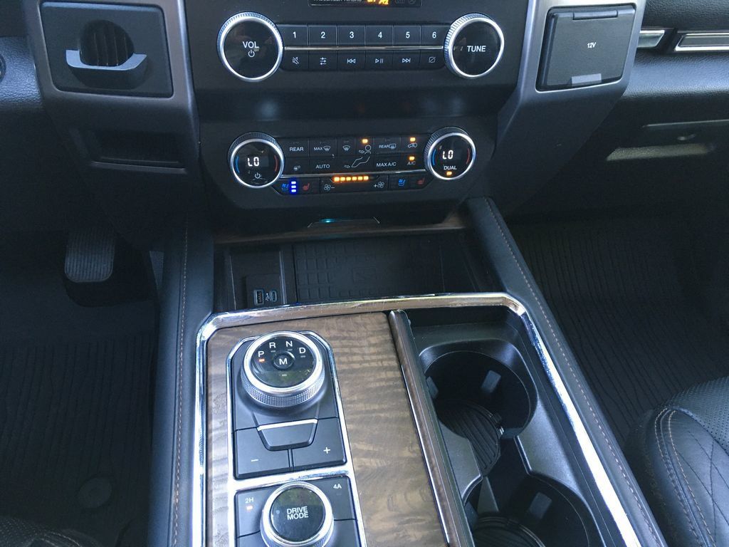 Used 2021 Ford Expedition Max Platinum AWD/4WD image 16