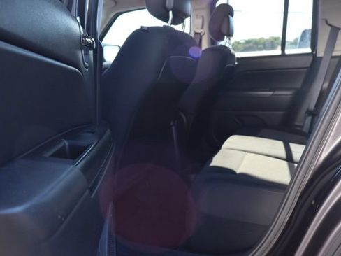 Used 2014 Jeep Patriot Latitude w/ Sun/Sound Group AWD/4WD image 22