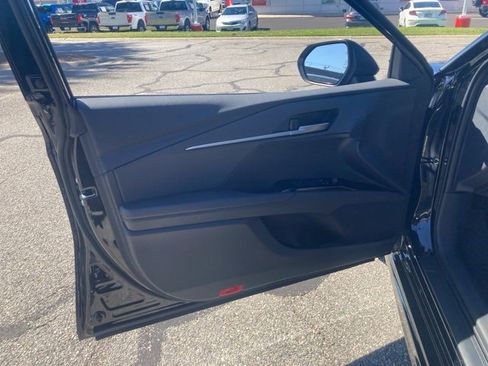 New 2025 Toyota Camry SE image 13