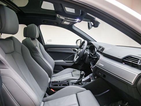 Certified 2025 Audi Q3 2.0T Premium w/ Convenience Package AWD/4WD image 18
