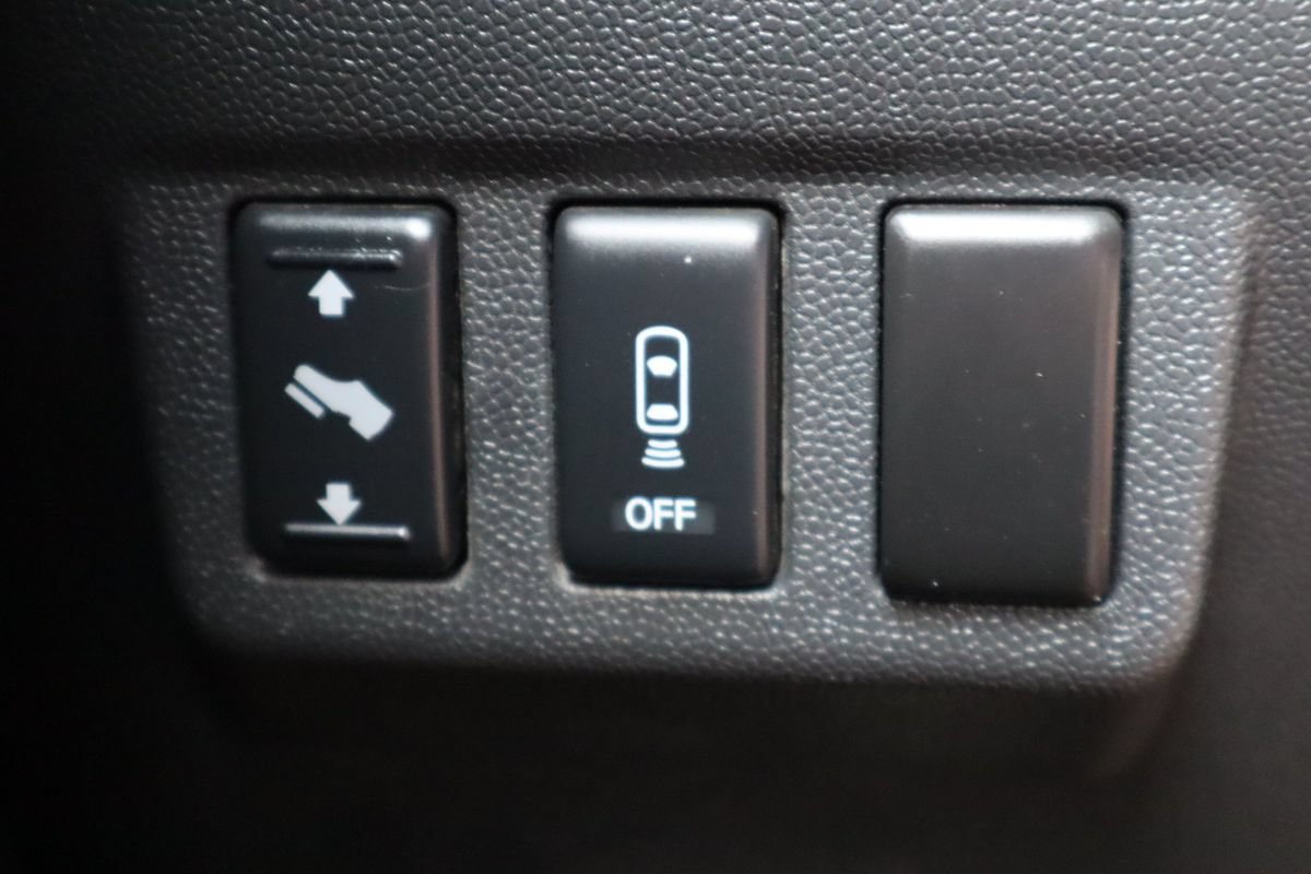Used 2011 Nissan Titan PRO-4X w/ Pro-4x Premium Utility Pkg AWD/4WD image 28