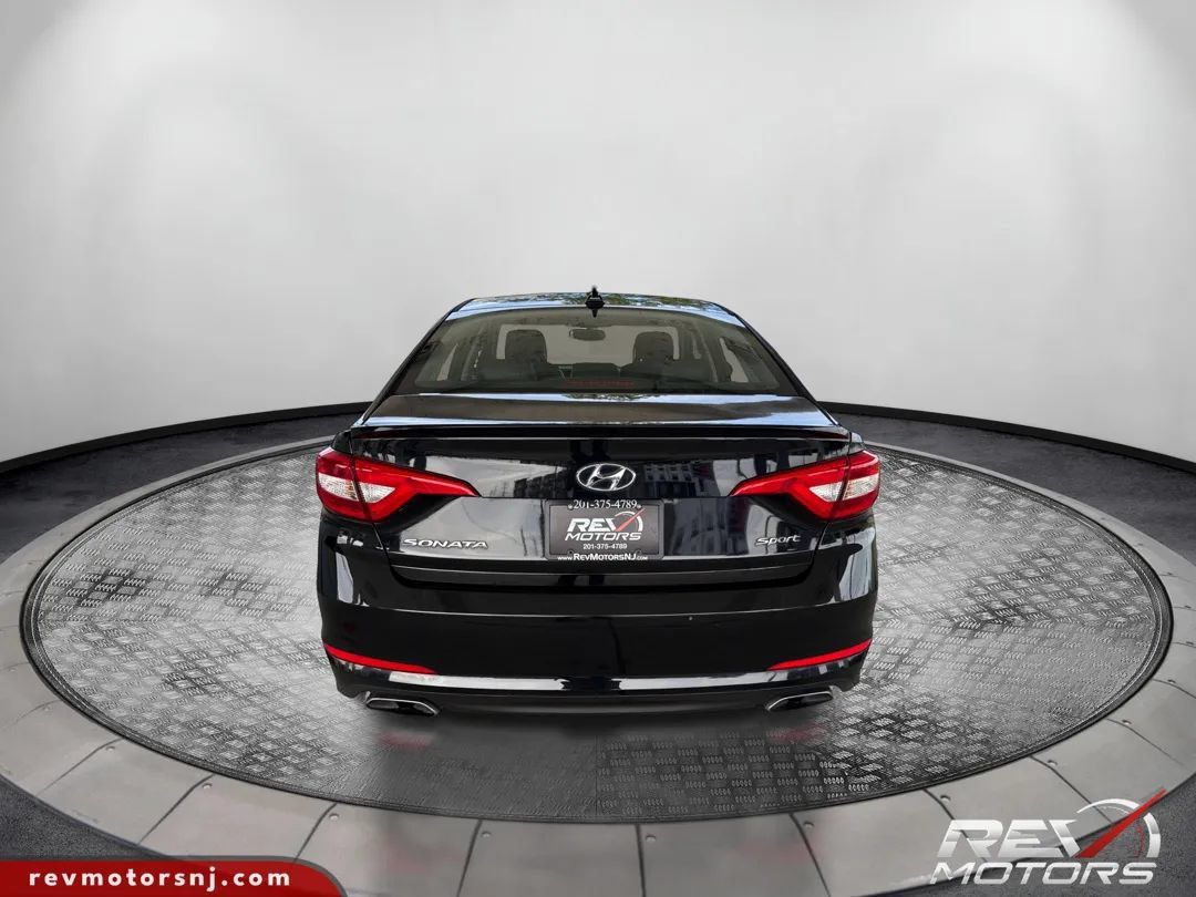 Used 2017 Hyundai Sonata Sport w/ Value Edition Package 02 FWD image 4