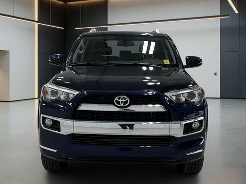 Used 2019 Toyota 4Runner Limited AWD/4WD image 9
