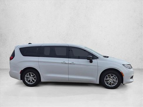 New 2027 Chrysler Pacifica LX FWD image 3