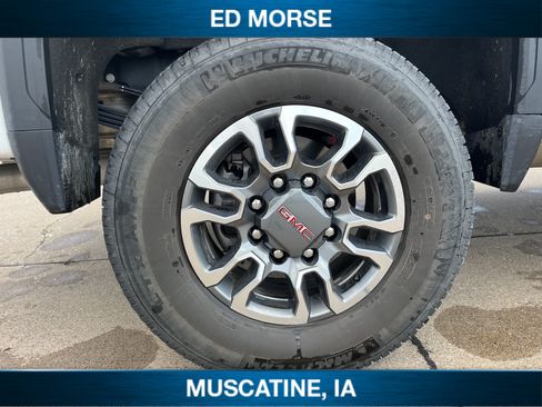 Used 2023 GMC Sierra 3500 SLE w/ SLE Convenience Package AWD/4WD image 10