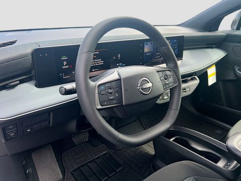 New 2026 Nissan Leaf FWD image 9