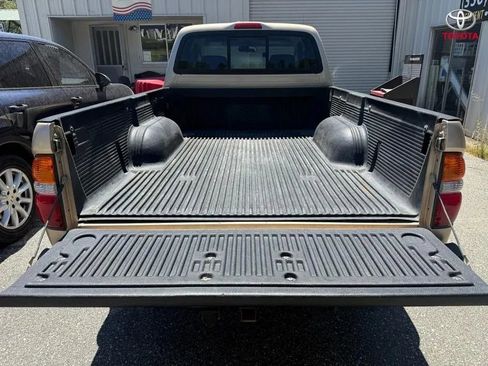 Used 2004 Toyota Tacoma PreRunner image 19