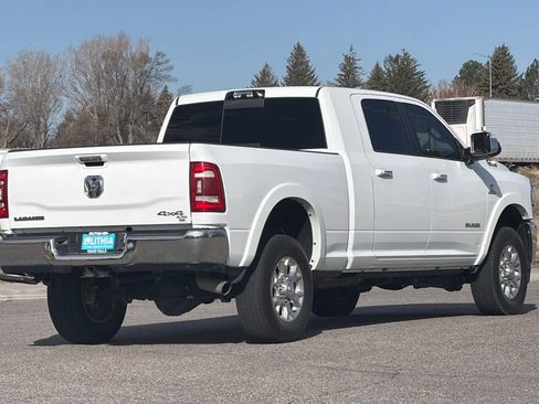 Used 2022 RAM 2500 Laramie AWD/4WD image 2