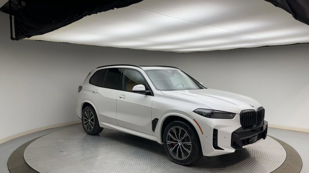 Used 2024 BMW X5 xDrive40i w/ M Sport Package AWD/4WD image 8