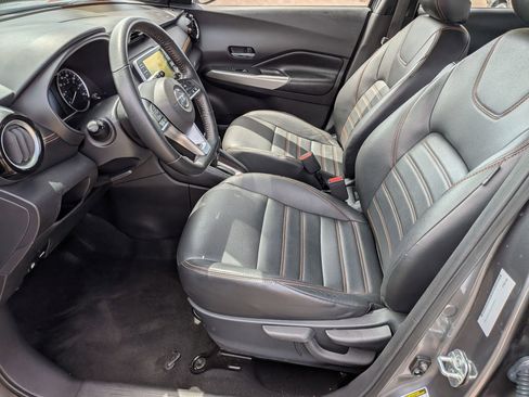 Used 2020 Nissan Kicks SR w/ SR Premium Package image 11