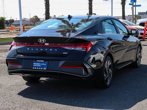 Used 2025 Hyundai Elantra Limited FWD image 7