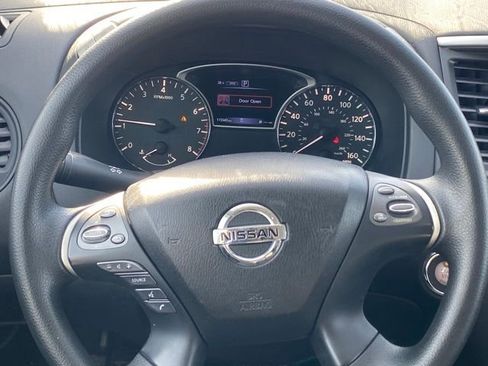 Used 2020 Nissan Pathfinder S image 7
