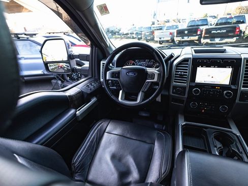 Used 2017 Ford F350 Lariat w/ Chrome Package image 27