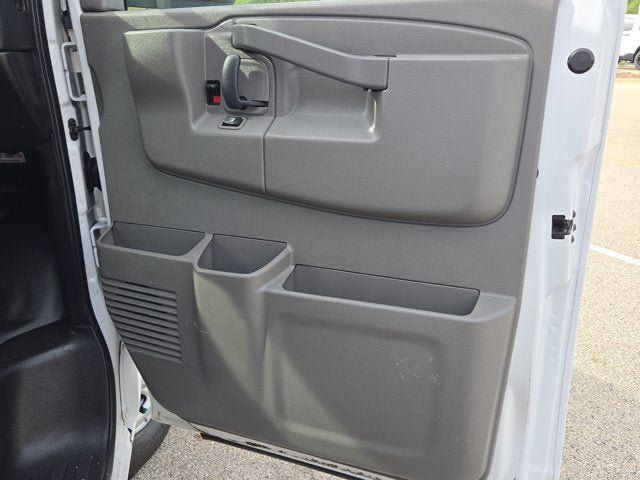 Used 2019 Chevrolet Express 2500 RWD image 6