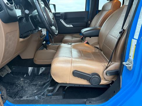 Used 2011 Jeep Wrangler Unlimited Sahara w/ Dual Top Group image 23