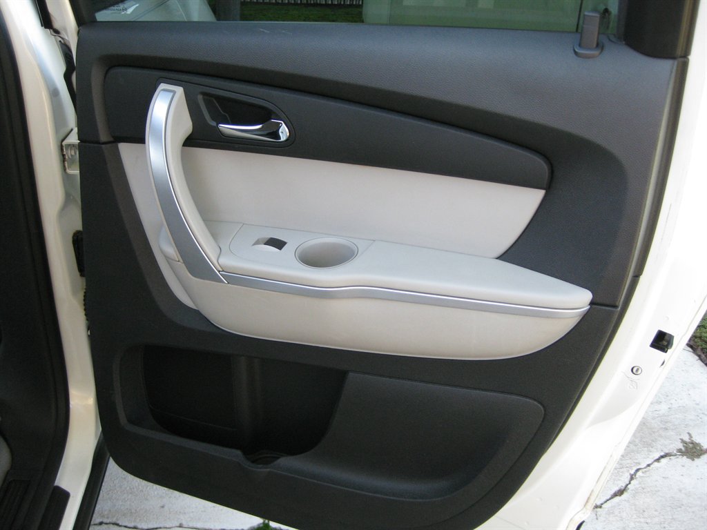 Used 2012 GMC Acadia SLE FWD image 35
