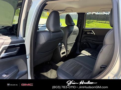 Used 2025 Mitsubishi Outlander SE FWD image 25