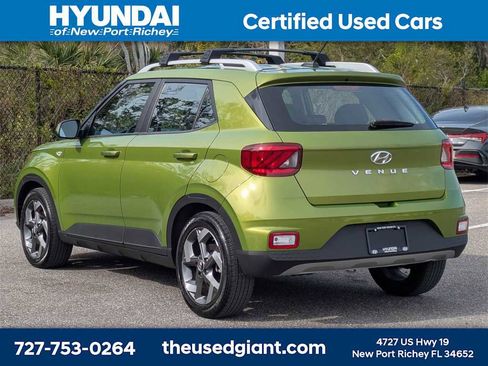 Certified 2024 Hyundai Venue SEL image 3