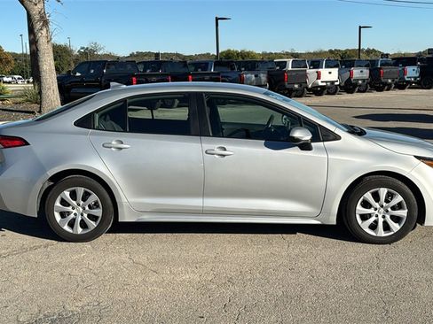 Certified 2025 Toyota Corolla LE image 7