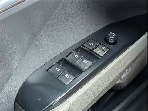 Used 2020 Toyota Camry LE FWD image 21