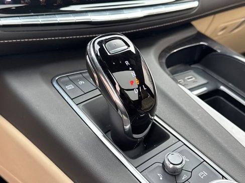 Used 2022 Cadillac Escalade Premium Luxury image 15