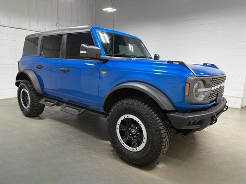 Used 2024 Ford Bronco Badlands image 3