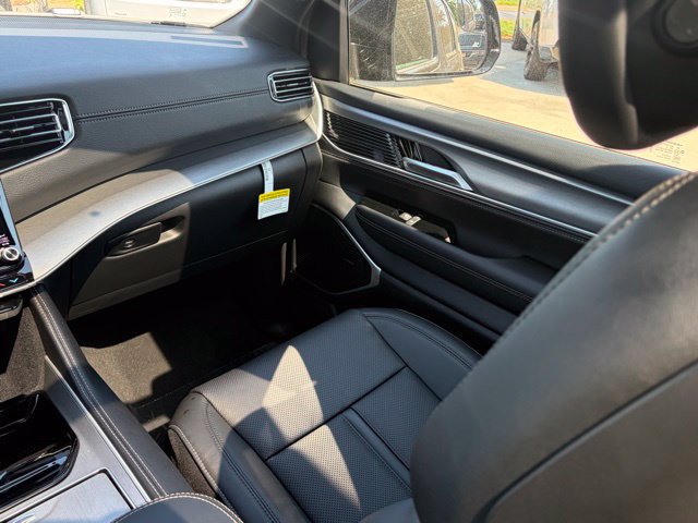 New 2026 Jeep Grand Wagoneer 4WD w/ Premium Group I image 36