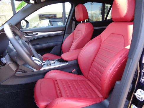 Used 2024 Alfa Romeo Stelvio Ti w/ Performance Driving Package AWD/4WD image 9
