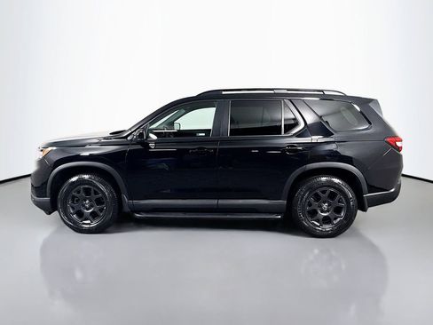 Used 2024 Honda Pilot TrailSport image 4