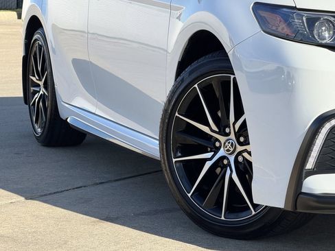 Used 2024 Toyota Camry SE image 12