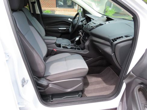 Used 2018 Ford Escape SE FWD image 22