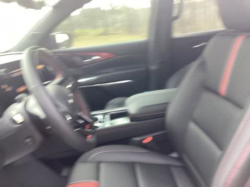 New 2026 Chevrolet Traverse RS w/ LPO, Floor Liner Package FWD image 13