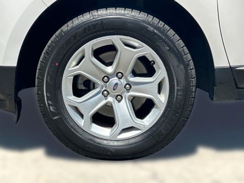 Used 2013 Ford Edge SEL FWD image 12