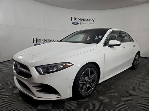 Used 2021 Mercedes-Benz A 220 4MATIC image 2