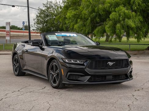 Used 2025 Ford Mustang Premium RWD image 2