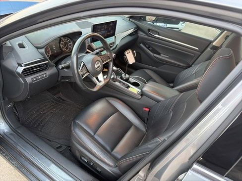 Used 2024 Nissan Altima 2.5 SR w/ SR Premium Package image 13
