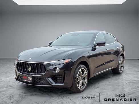Used 2023 Maserati Levante Modena image 3