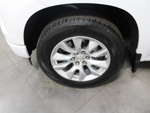 Used 2024 Chevrolet Silverado 1500 Custom image 51