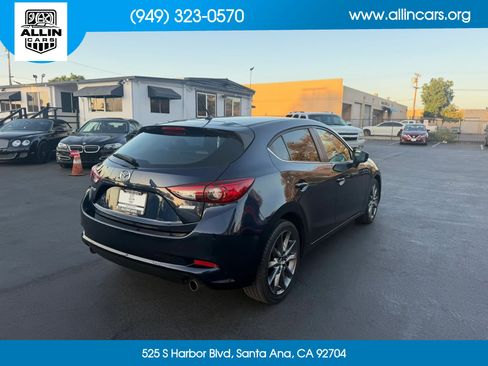 Used 2018 MAZDA MAZDA3 Touring FWD image 4