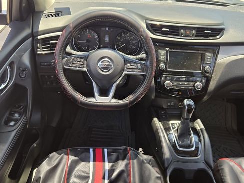 Used 2020 Nissan Rogue Sport AWD image 12
