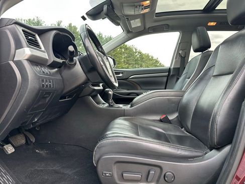 Used 2019 Toyota Highlander Limited Platinum w/ Protection Package #3 image 15