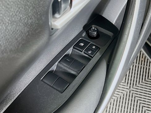 Certified 2023 Toyota Corolla SE w/ Carpet Mat Package (TMS) image 18