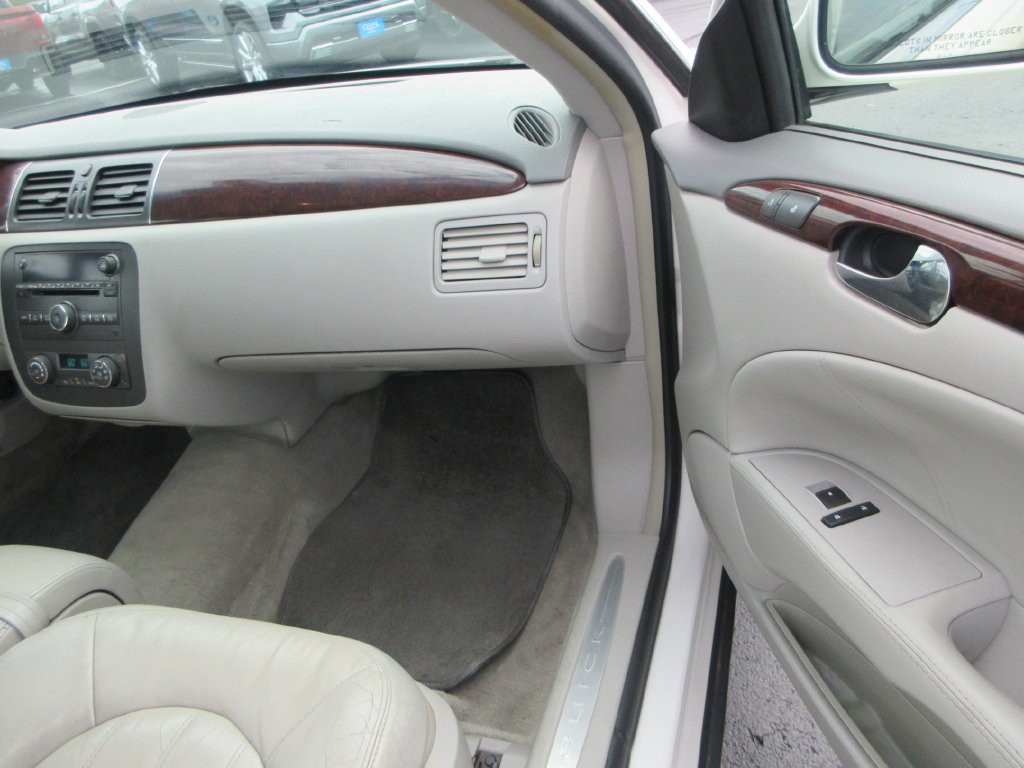 Used 2011 Buick Lucerne CXL w/ Driver Confidence Package FWD image 18