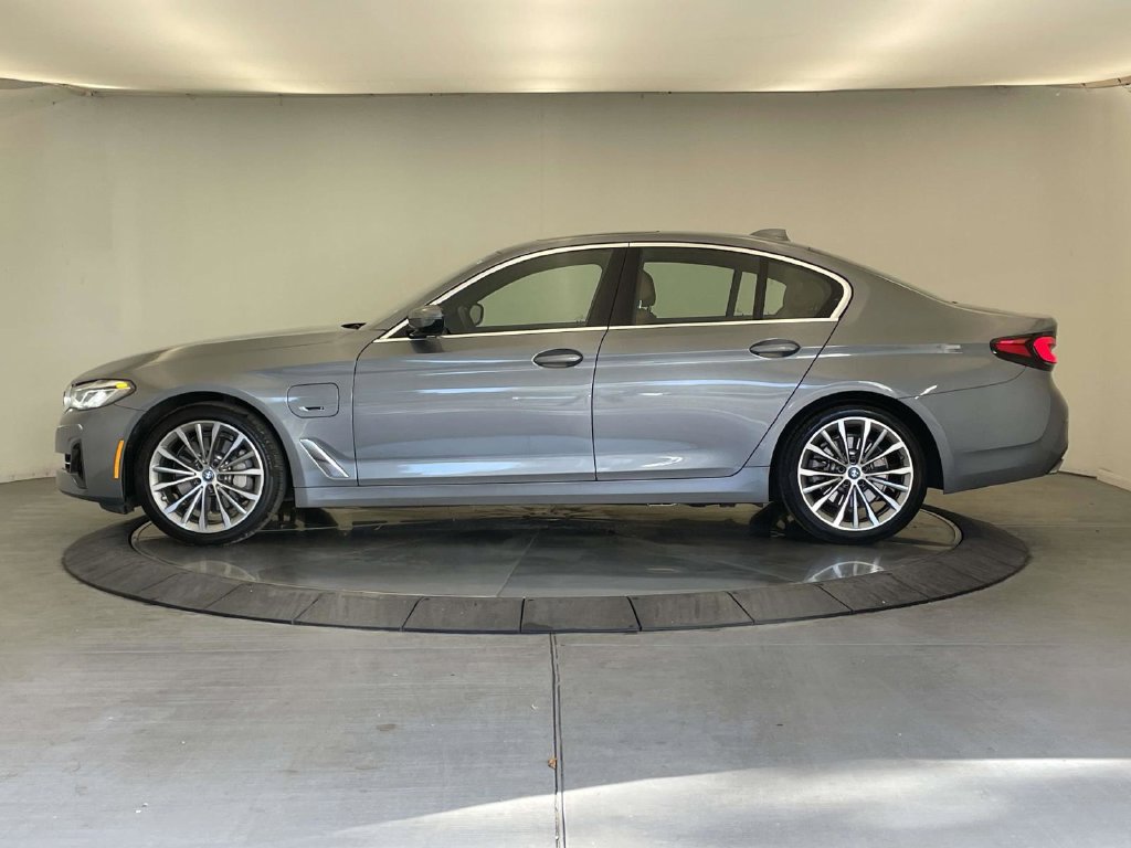 Used 2023 BMW 530e xDrive w/ Convenience Package AWD/4WD image 2