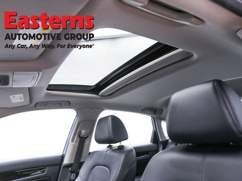 Used 2022 Honda Civic Touring image 34