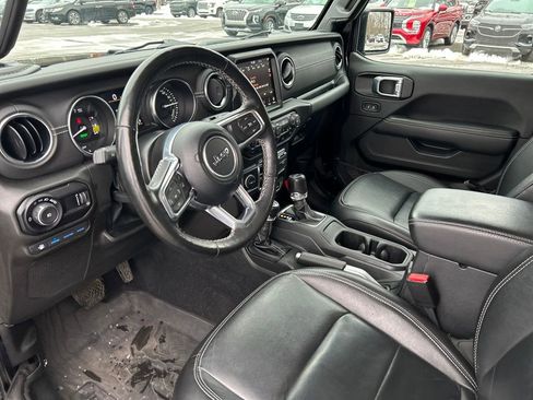 Used 2023 Jeep Wrangler Unlimited Sahara w/ Cold Weather Group image 16